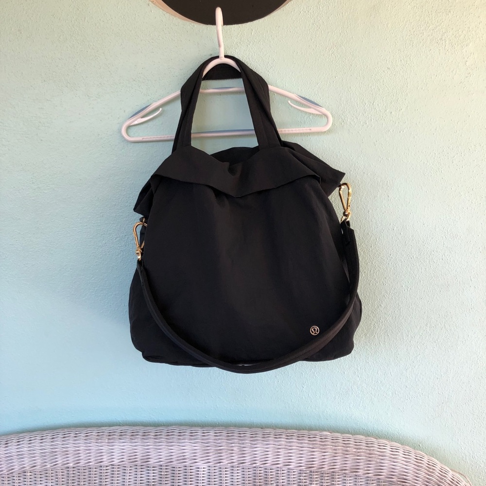 Lululemon On My Level large 30L Bag